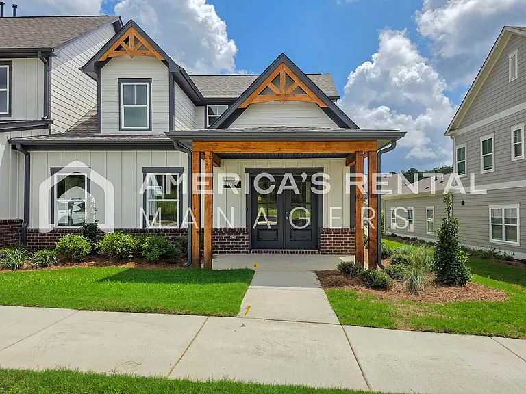 1017 Grand River Blvd W — Photo 6