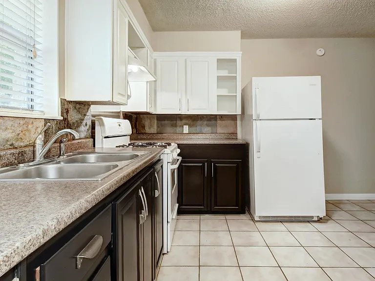 1704 E M Franklin Ave #B — Photo 9