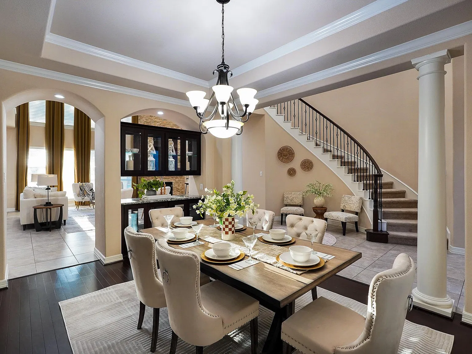 5 bed, 4.5 bath, 4478 sqft, $4,750 — Photo 4