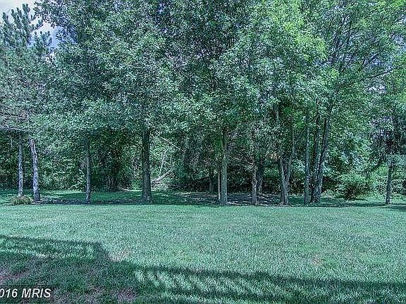 5th image of 46318 Summerhill Pl