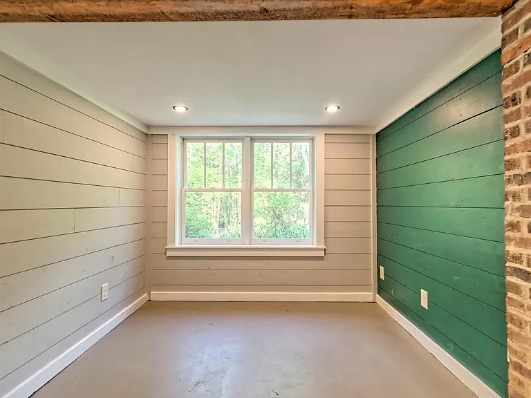 493 Valley St — Photo 47