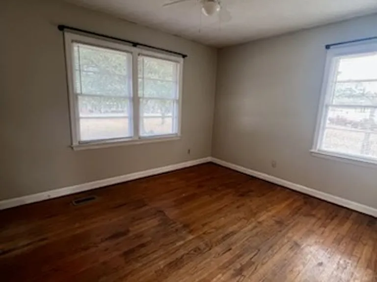 713 Spring St — Photo 16