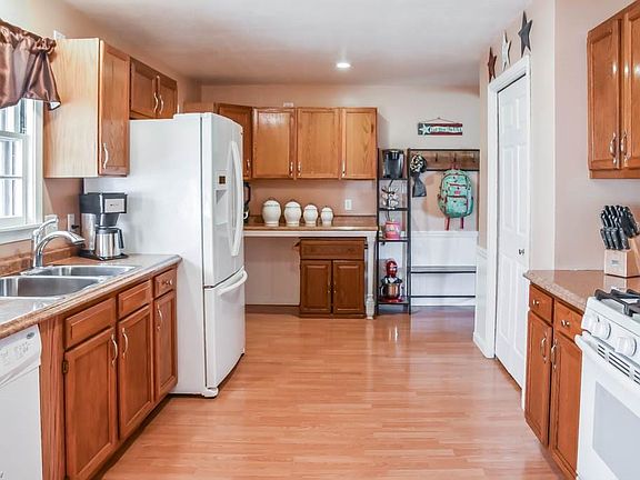 4th image of 2971 Givens Dr
