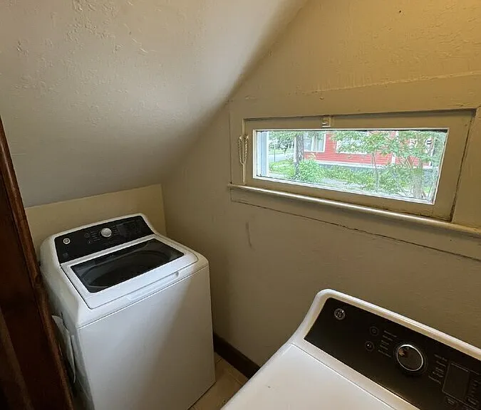 904 E Duffy St #A — Photo 12