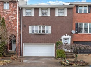 36 Manorfield Cir, Delmont, PA