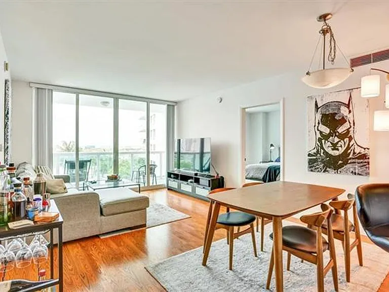 1800 N Bayshore Dr #1610 — Photo 7