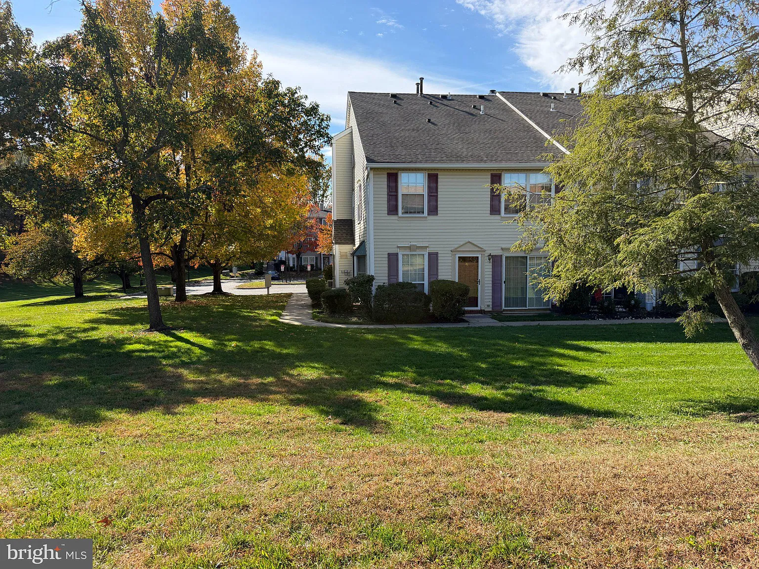 2 bed, 2.5 bath, 1250 sqft, $2,700 — Photo 3