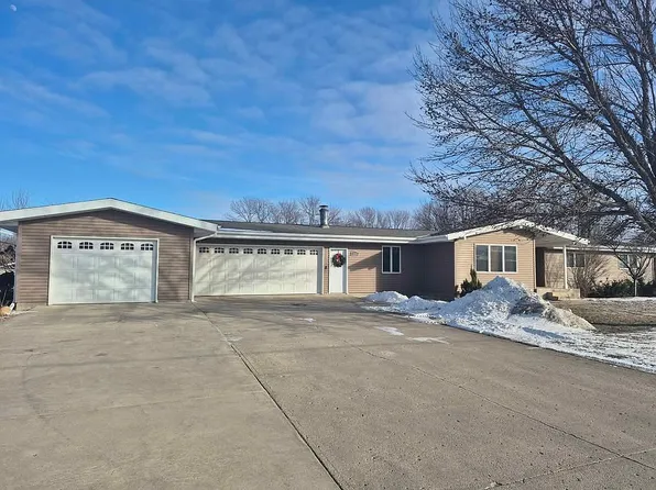 240 N 8th Ave W, Hartley, IA 51346