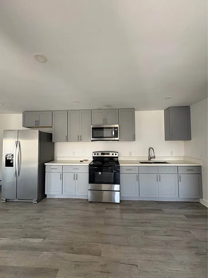 4 bed, 1800 sqft, $2,250 — Photo 3