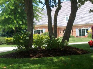 6N901 Brewster Creek Cir, Wayne, IL