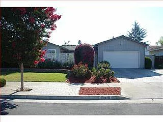 10370 Cherrytree Ln photo 1