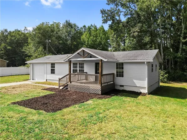 186 Pope Hill Cir, Senoia, GA 30276