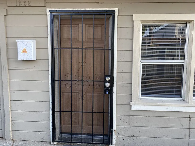 Charming 2 Bedroom, 1 Bathroom Unit in Vallejo! — Photo 1