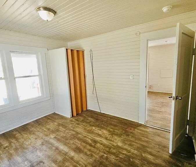 1135 Polk St W — Photo 16