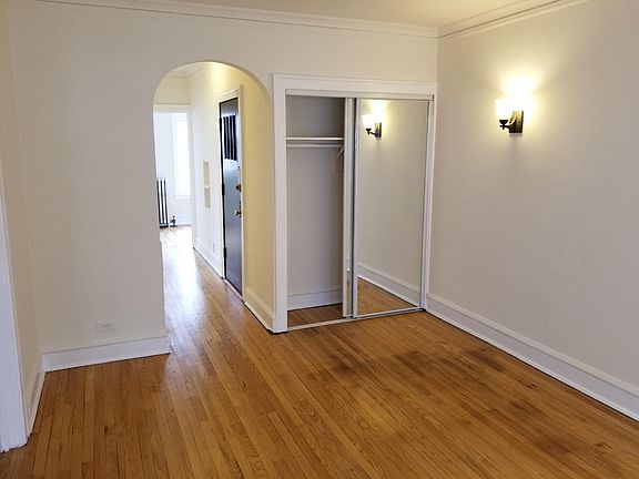 4th image of 5215 W Montrose Ave #2A