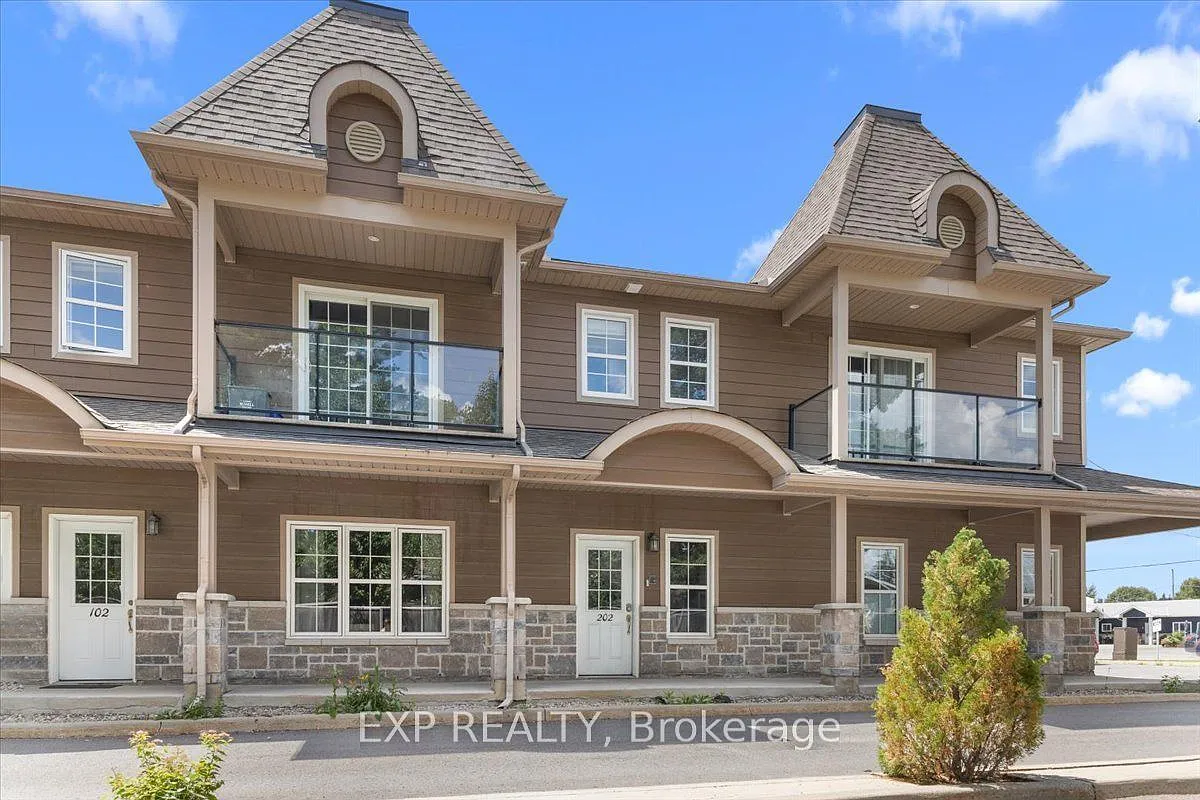 2 bed, $2,000 — Photo 1