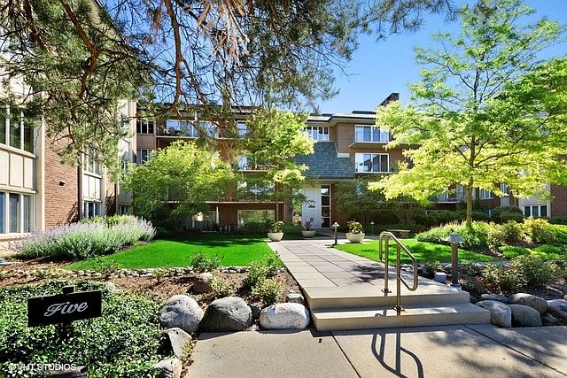 1st image of 5 Oak Brook Club Dr APT P4s