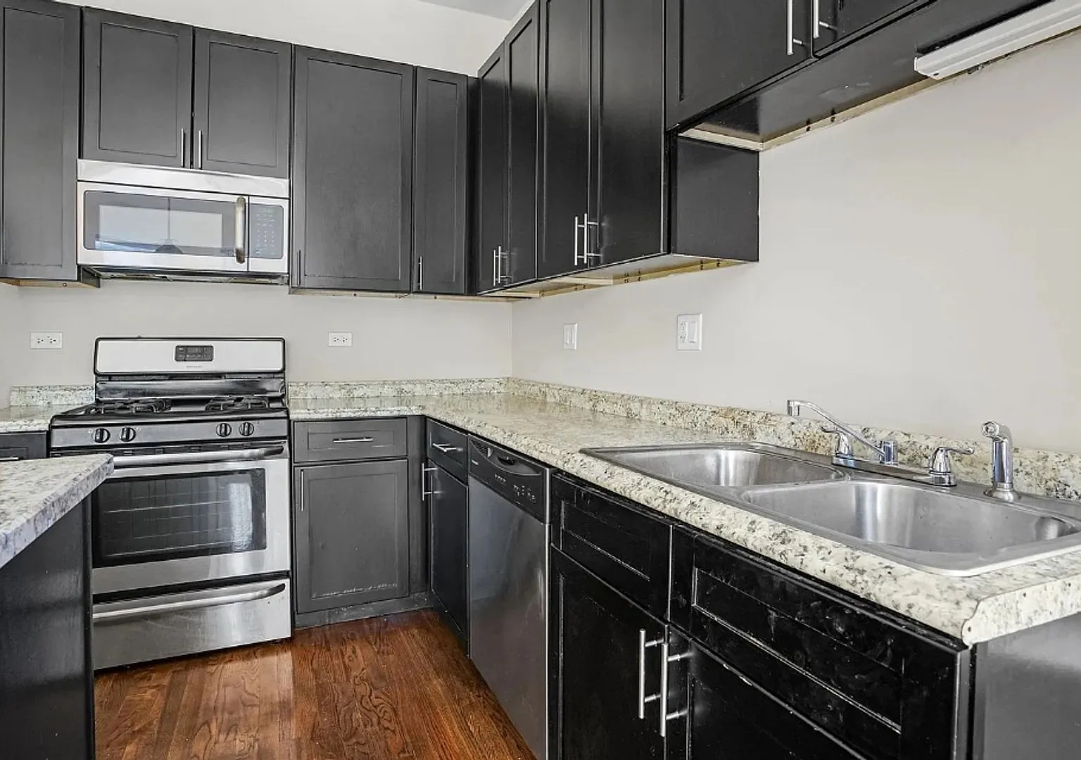 4544 S. Indiana Ave — Photo 4