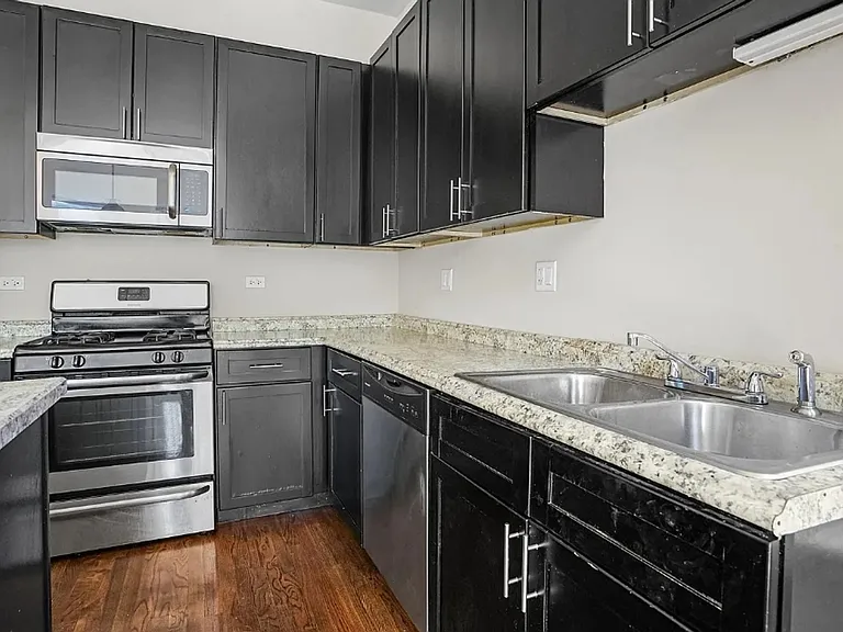 4544 S Indiana Ave — Photo 4