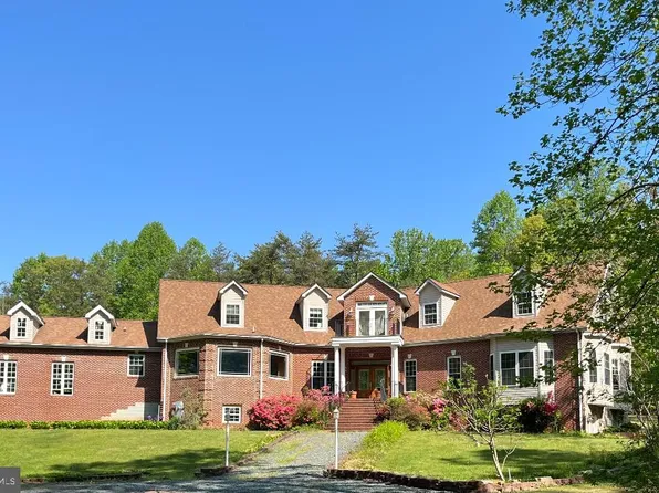 895 Stefaniga Rd, Stafford, VA 22554