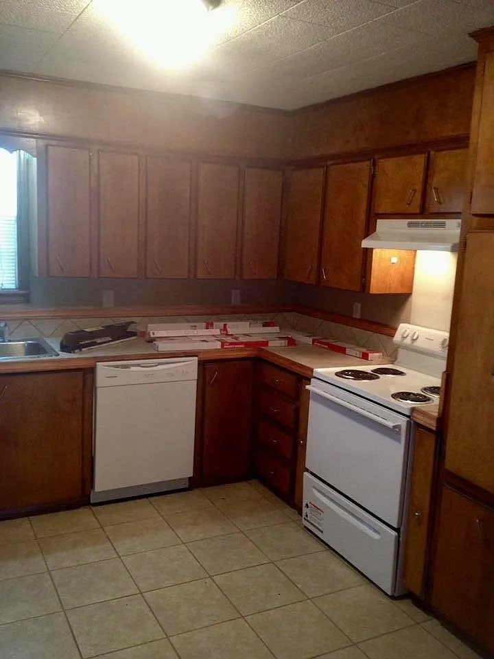 2 bed, 1200 sqft, $775 — Photo 2