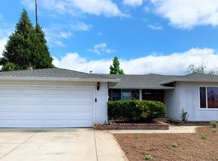1050 3rd St, Gilroy, CA 95020