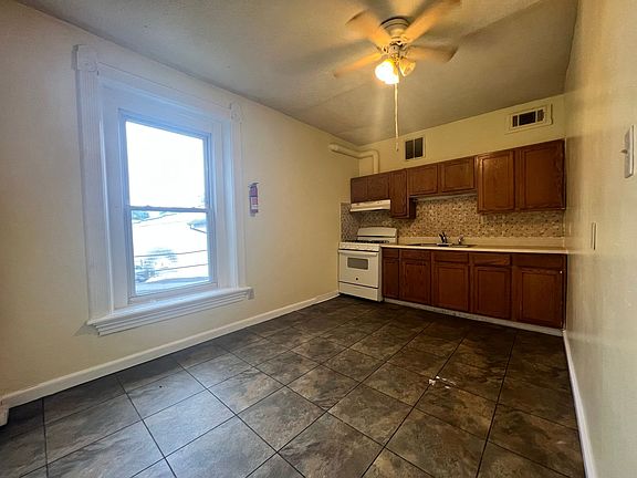 2nd image of 517 Cumberland St APT 3