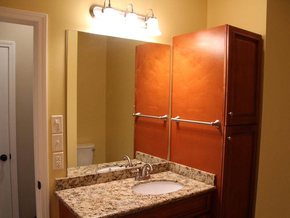 2nd image of 1011 Chambley Way