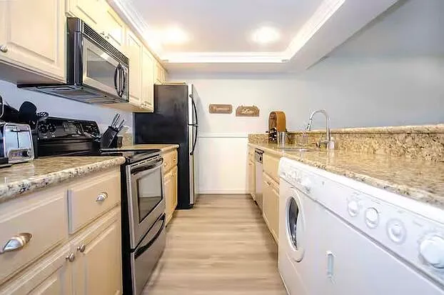 265 Old Meadow Way — Photo 9