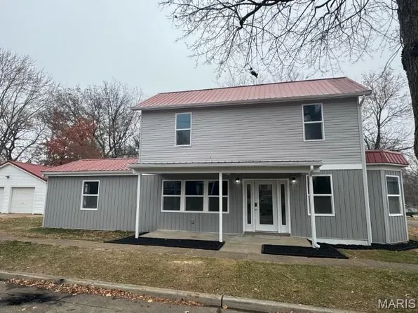 415 S Main St, Farmington, MO 63640