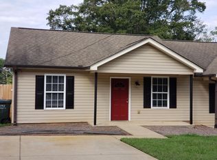 1074 River Rd, Greer, SC 29651