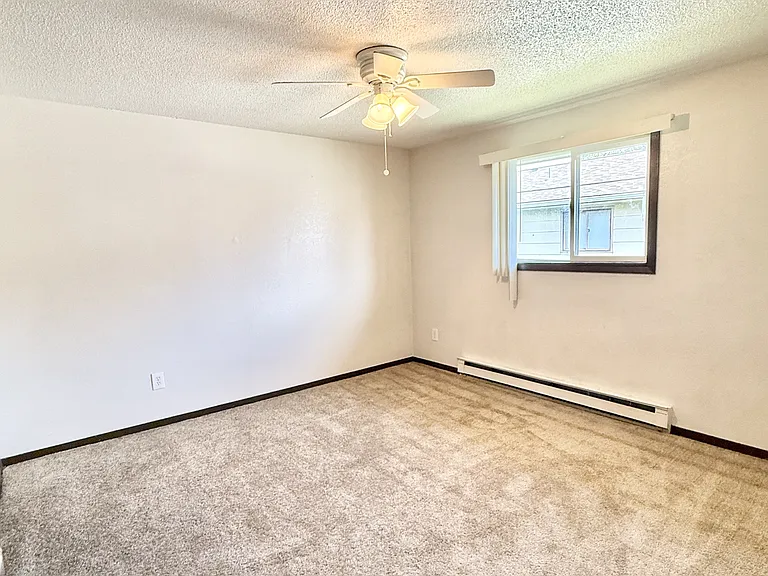 1159 E 5th St — Photo 3