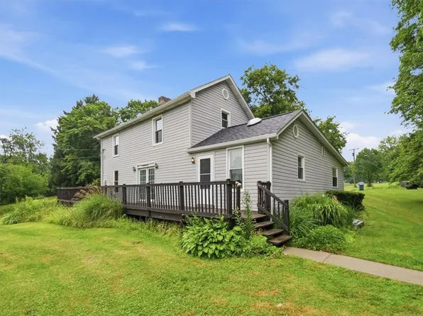 106 Savannah Gardner Rd, New Castle, PA 16101