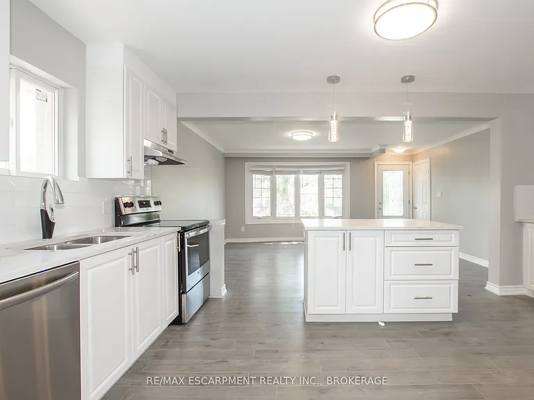 2 Wolfdale Pl #MAIN — Photo 16