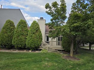 649 Glasgow Ct #1, Rochester Hills, MI 48307