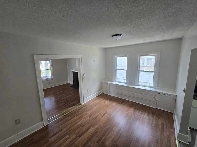 598 Talbot Ave — Photo 5