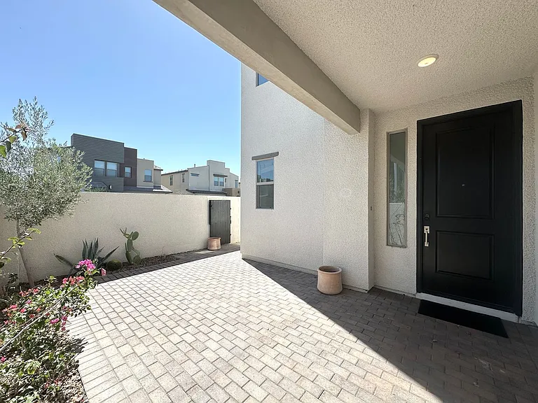 513 Monarch Ridge Ct — Photo 3
