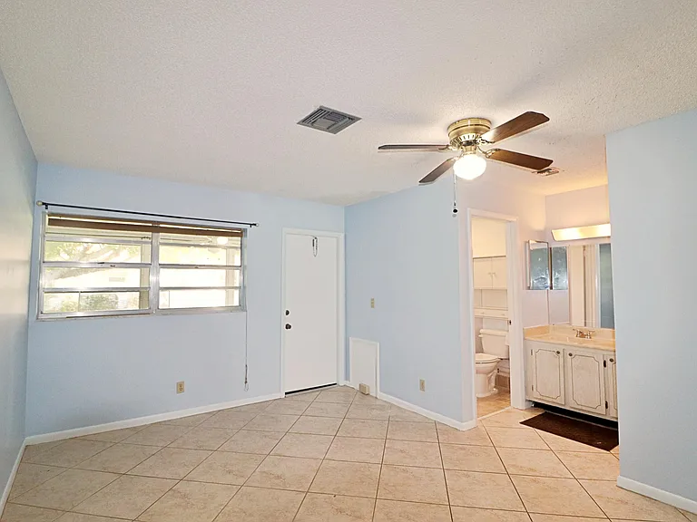 831 Timberview Dr #C — Photo 10