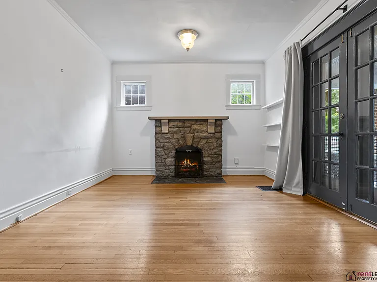 1041 Fontaine Rd — Photo 8