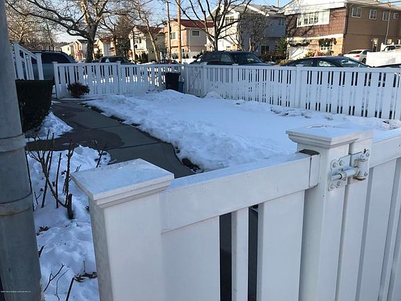 4th image of 370 Dongan Hills Ave