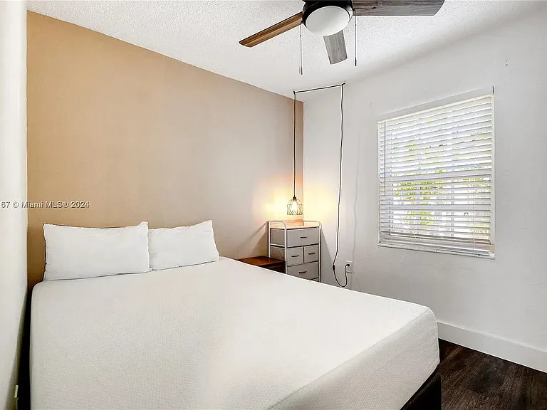 6375 SW 41st St — Photo 6