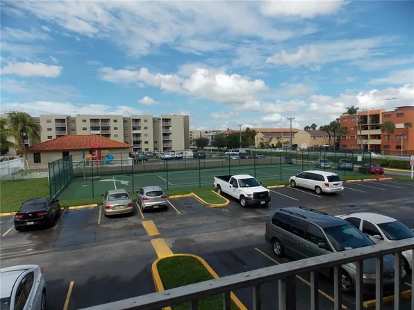 8075 NW 7th St APT 217, Miami, FL 33126