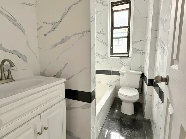 60 Clarkson Avenue image 3 of 8