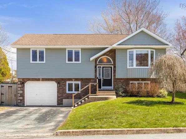 5 Capistrano Dr, Dartmouth, NS B2X 3N4