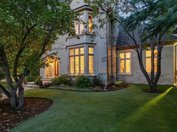 2700 N Carleton St SW, Calgary, AB T2T 3K9