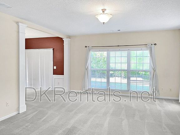 3rd image of 217 Ashland Dr