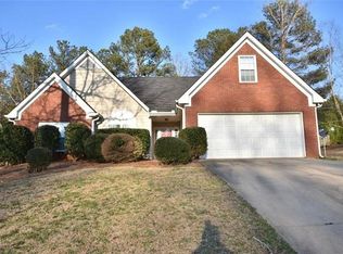 1170 Smoke Hill Ln, Hoschton, GA 30548