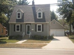 720 3rd St SE, Waverly, IA 50677