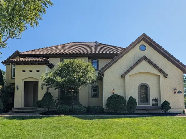 5183 W 150th Pl, Leawood, KS 66224