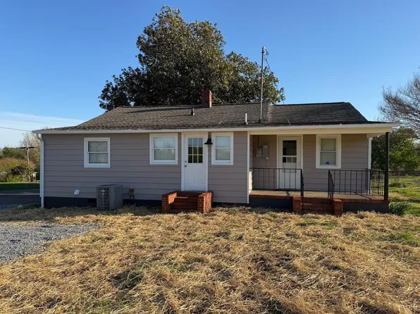 127 Campbell St, Madison Heights, VA 24572